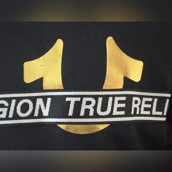 True Religion Black and Gold Zip-Up Sweater for Men 💛
* NEW WITH TAGS 🏷️ - Picture 9 of 9